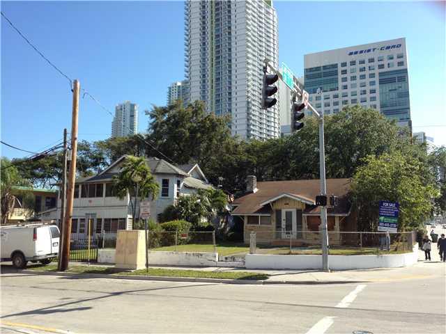 Prime development site in west Brickell, The property is located at: 621, 635 & 645 SW 3 Ave. Parcel Consists of 14,866 Sq. Ft./0.3414 Acres. Corner lots, located on a rapidly growing area. New market tax credit, 25% parking reduction allowed & zoning entitlements for T6-36B-0 PLEASE CALL LISTING AGENT FOR FURTHER INFORMATION.