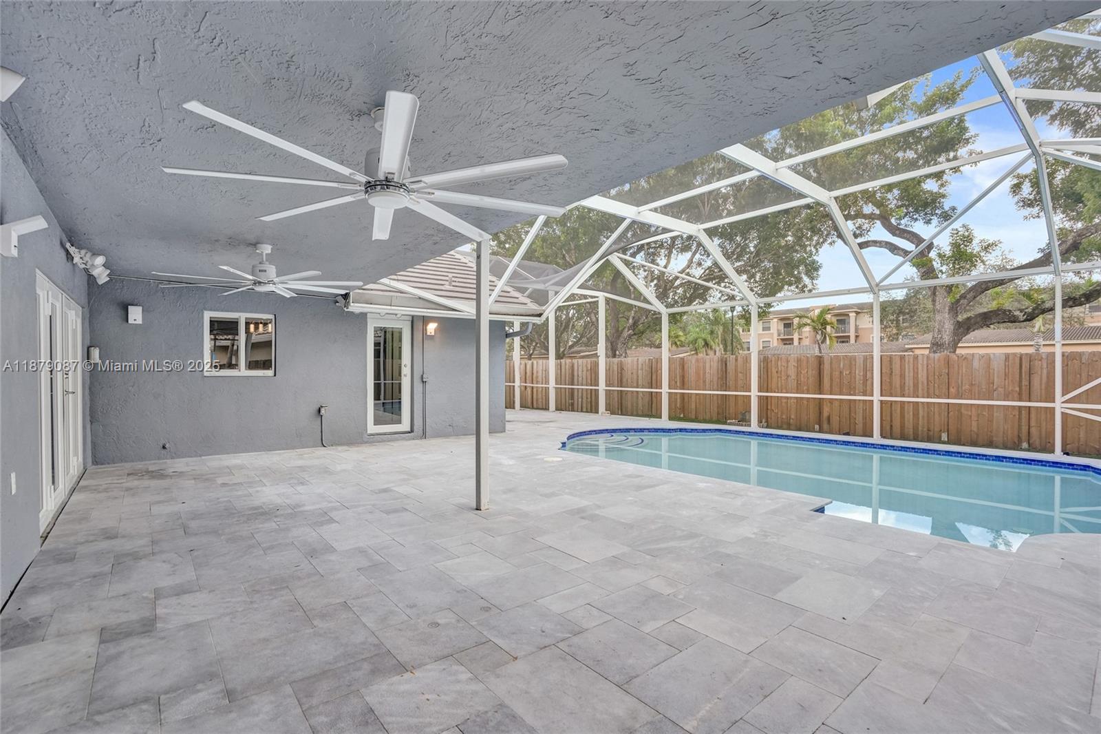 LANDINGS - Residential