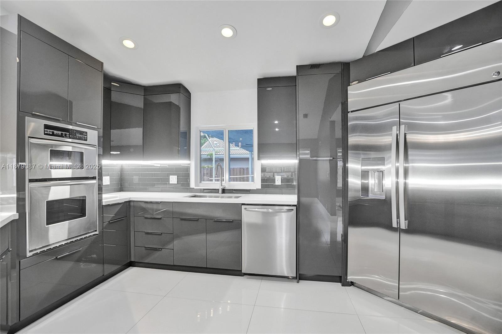LANDINGS - Residential
