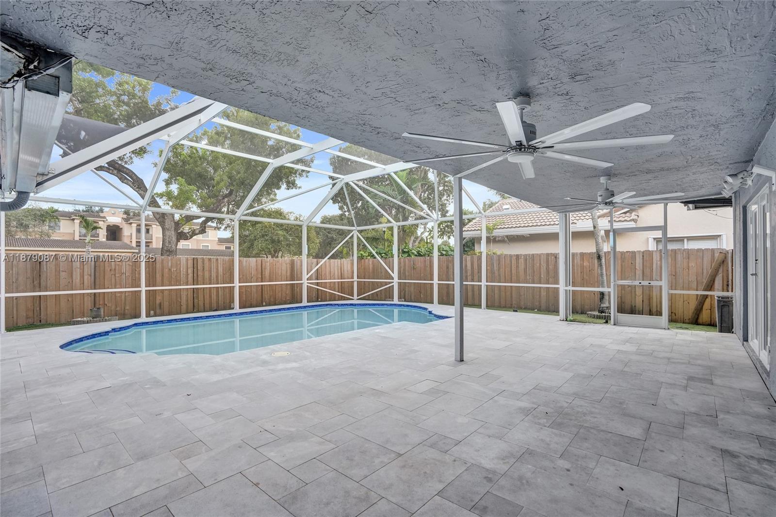 LANDINGS - Residential