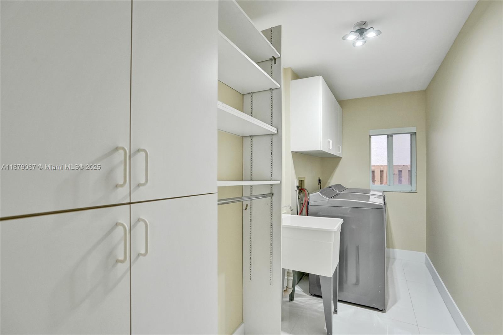 LANDINGS - Residential