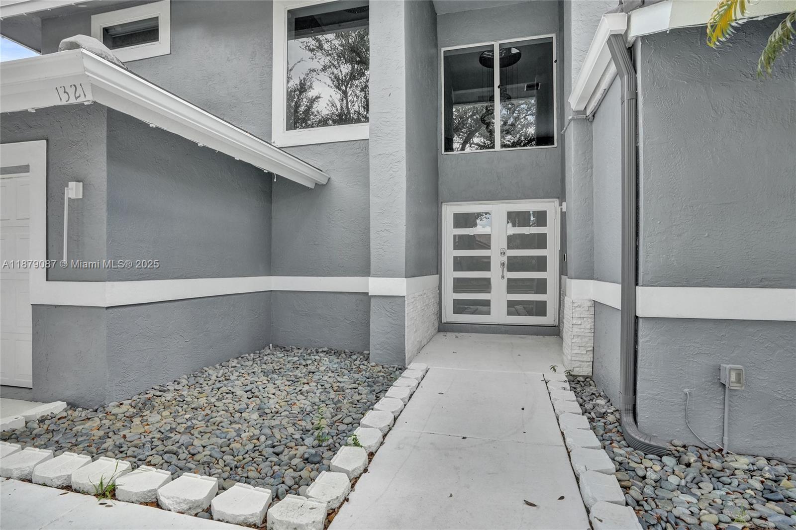LANDINGS - Residential