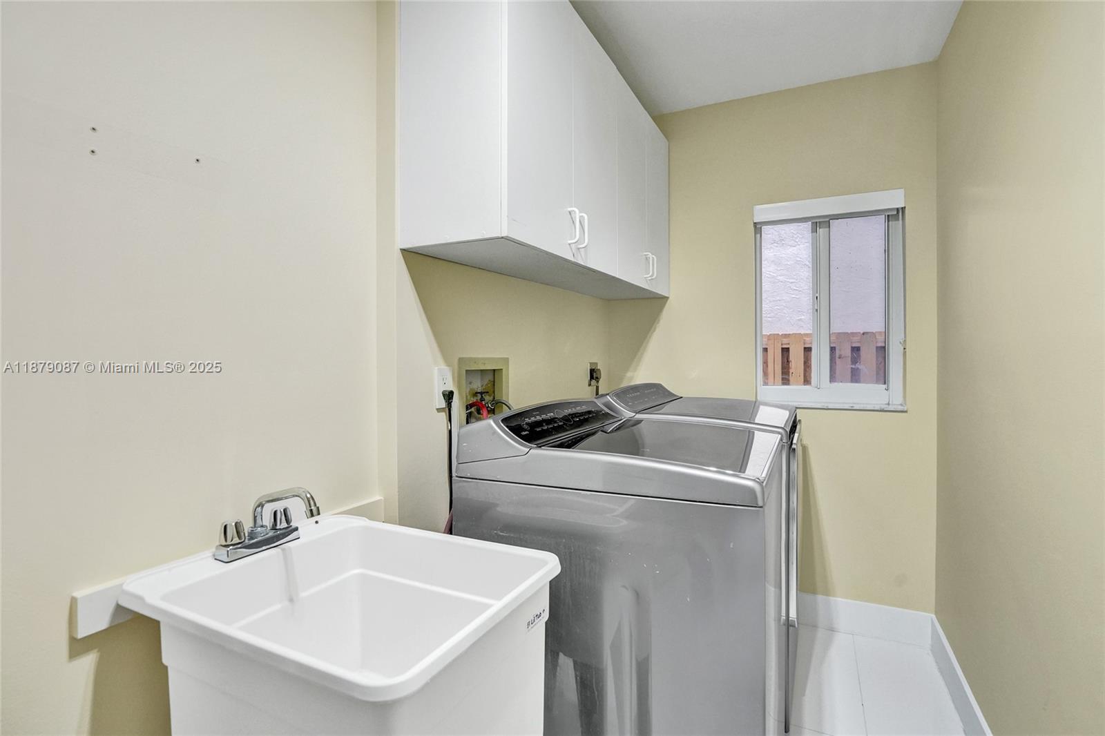 LANDINGS - Residential