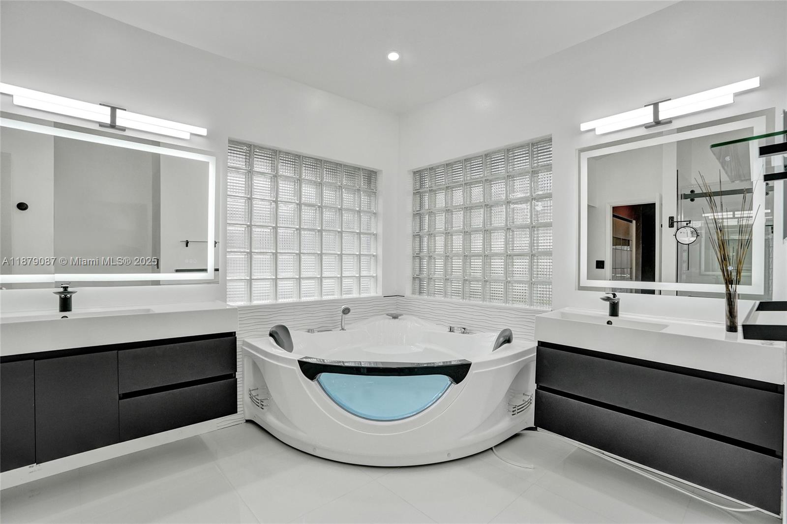 LANDINGS - Residential