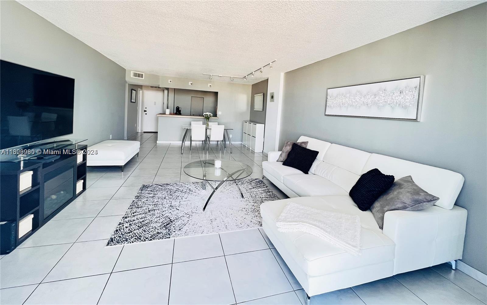 Property for Sale at 2780 Ne 183rd St 2015, Aventura, Miami-Dade County, Florida - Bedrooms: 1 
Bathrooms: 2  - $229,500