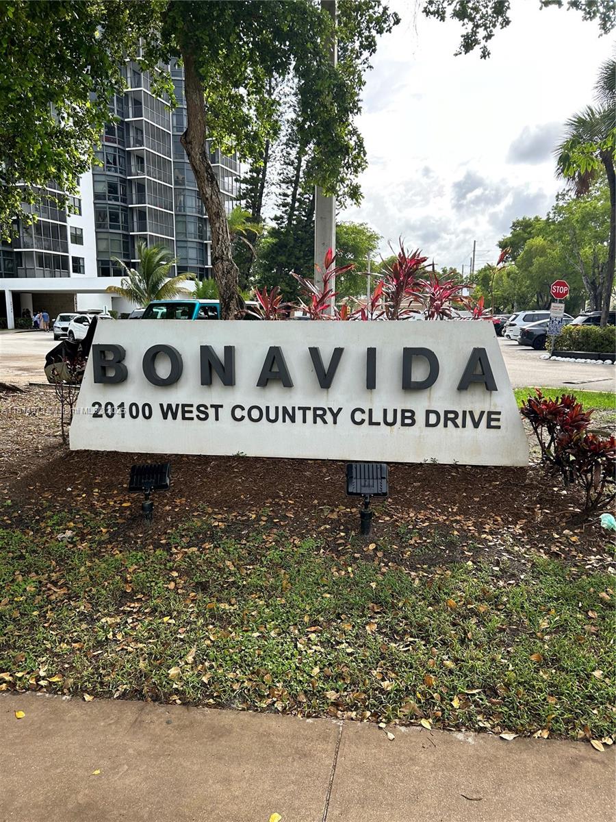 Rental Property at 20100 W Country Club Dr 1503, Aventura, Miami-Dade County, Florida - Bedrooms: 1 
Bathrooms: 2  - $2,300 MO.