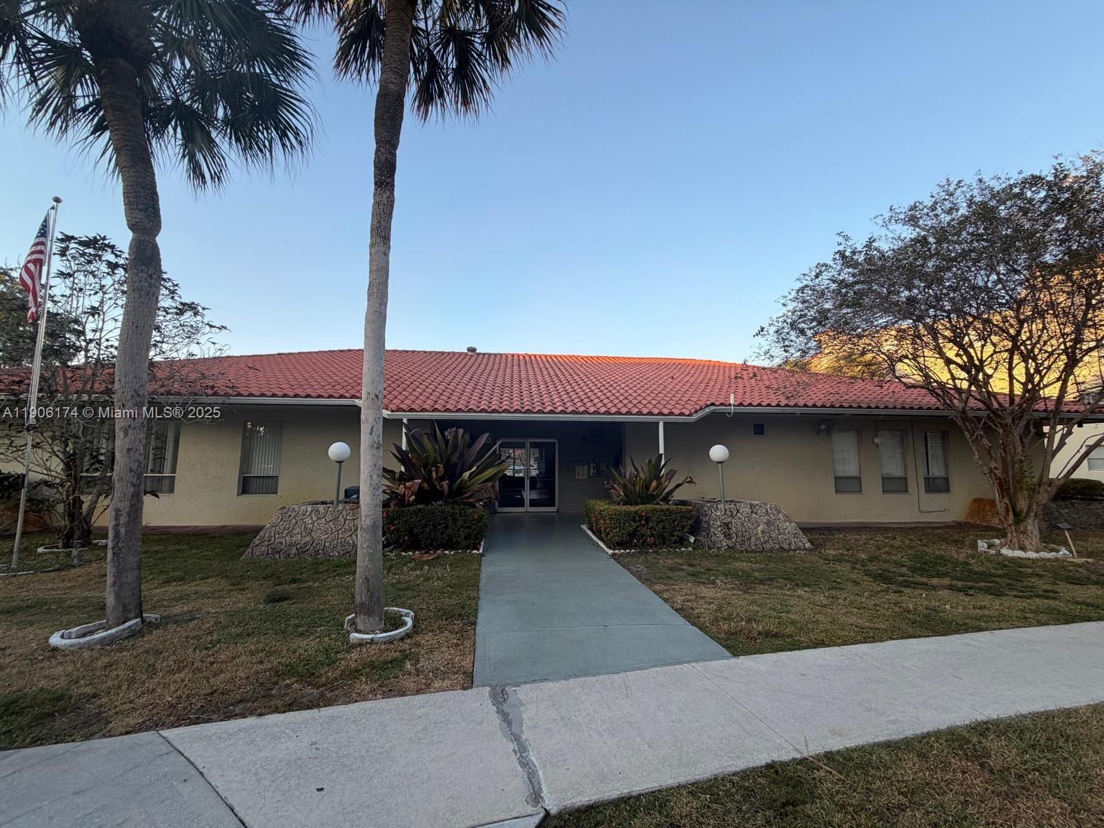 COURTYARDS OF BROWARD CON - Residential