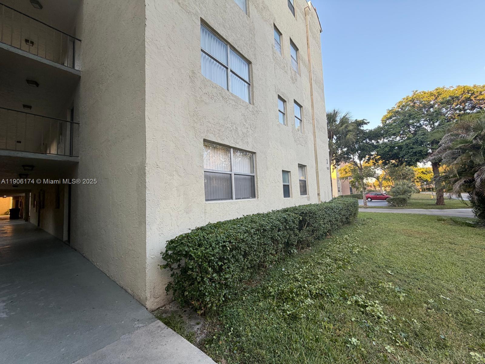 COURTYARDS OF BROWARD CON - Residential