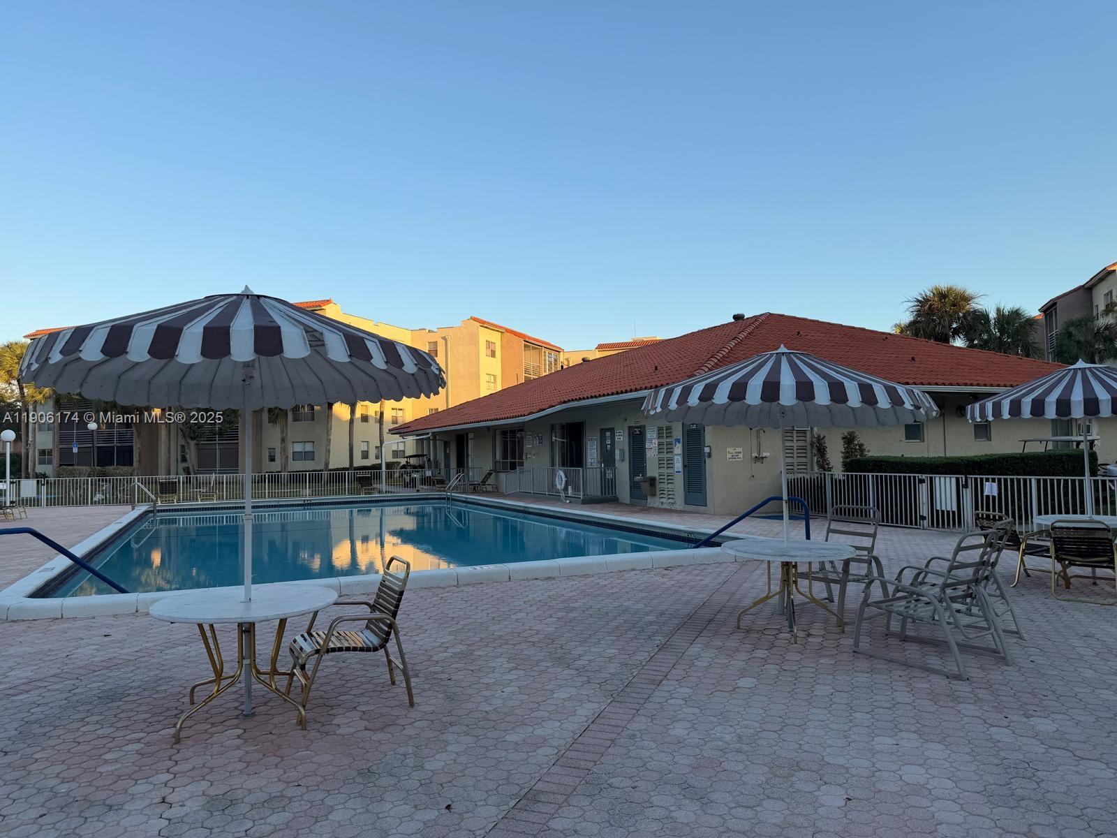 COURTYARDS OF BROWARD CON - Residential