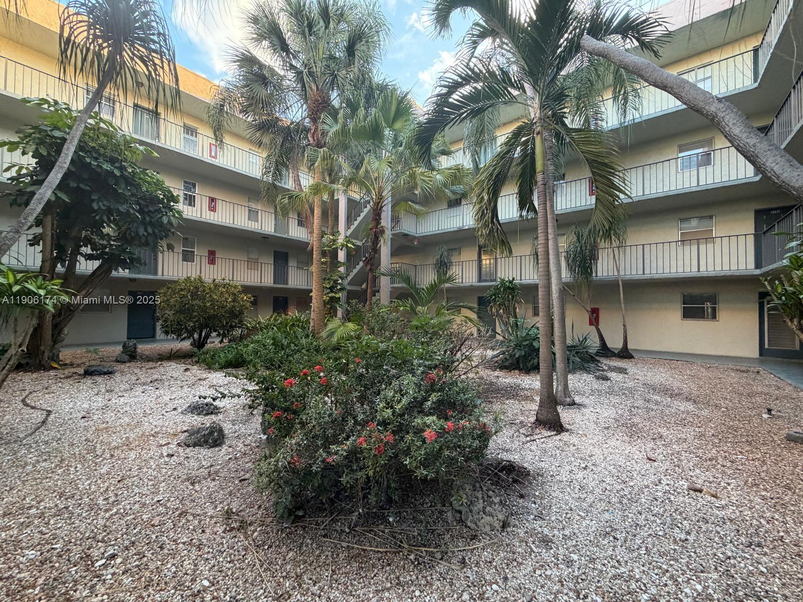 COURTYARDS OF BROWARD CON - Residential