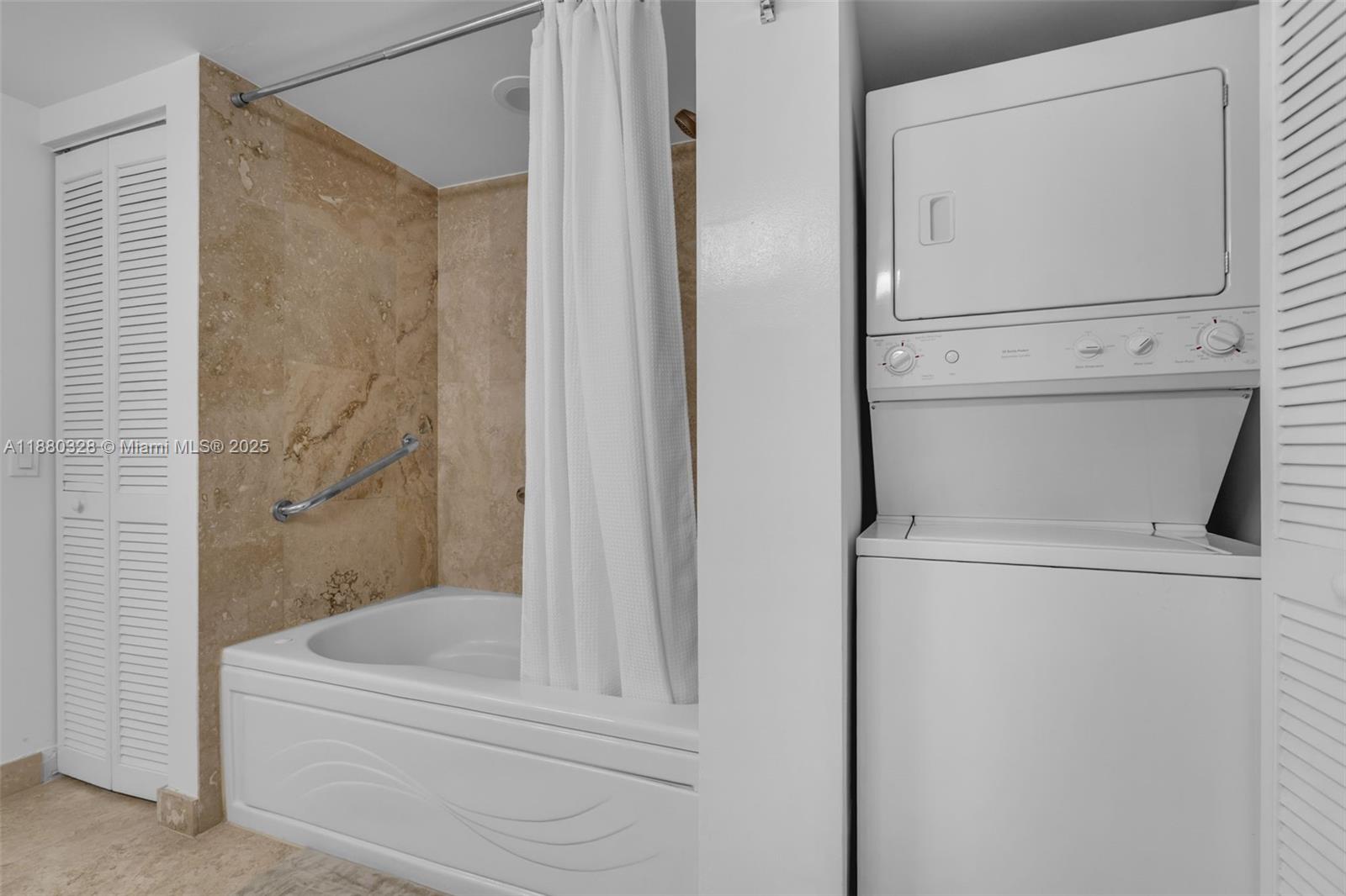 BRICKELL ON THE RIVER S T - Residential