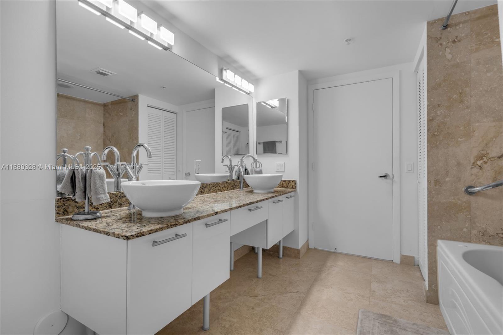 BRICKELL ON THE RIVER S T - Residential