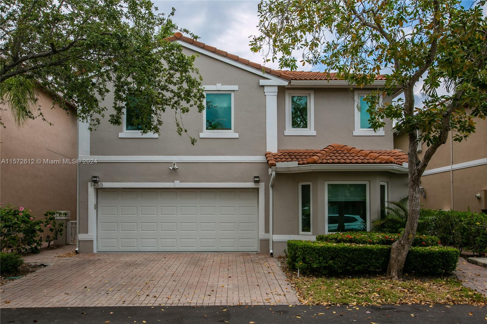 Property for Sale at 1430 Sweetbay Way, Hollywood, Broward County, Florida - Bedrooms: 3 
Bathrooms: 3  - $855,000