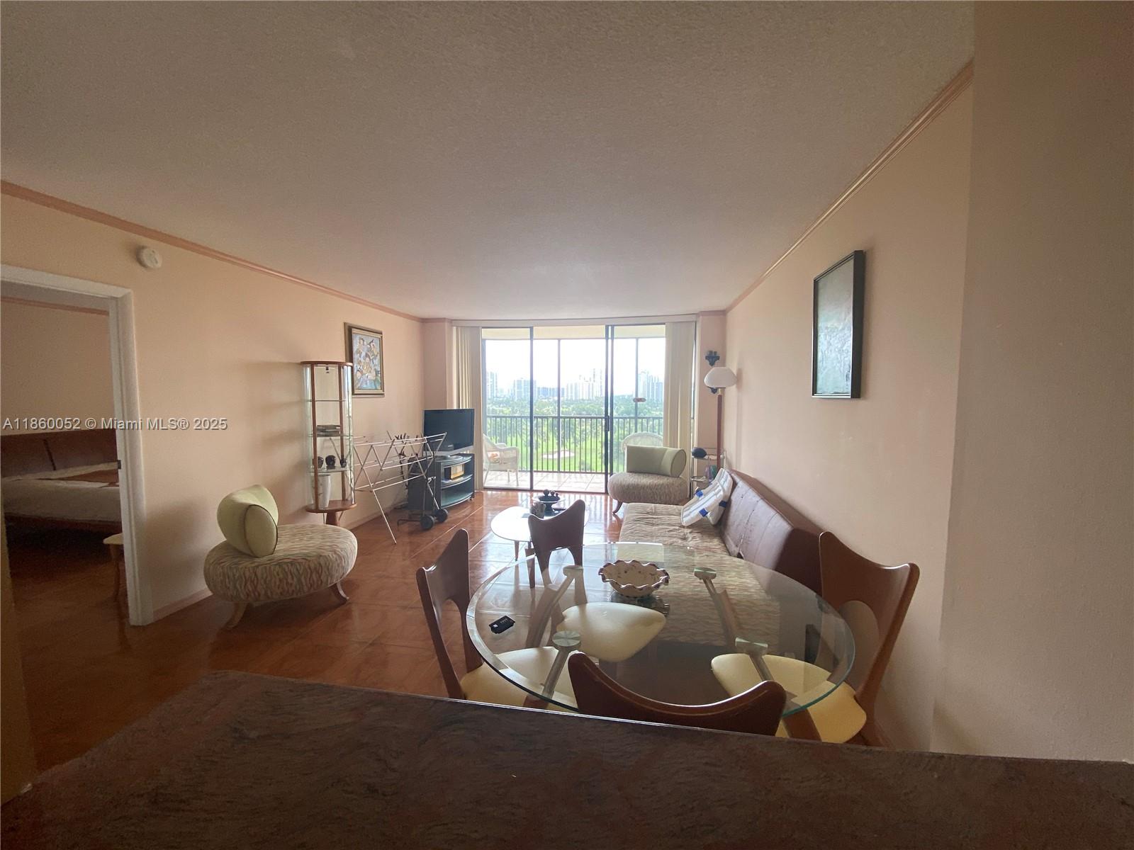 20379 W Country Club Dr 935-3