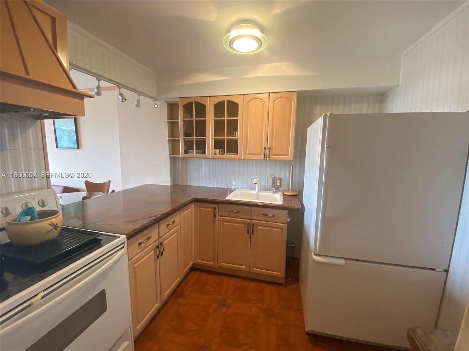 CORONADO CONDO- TOWER III - Residential