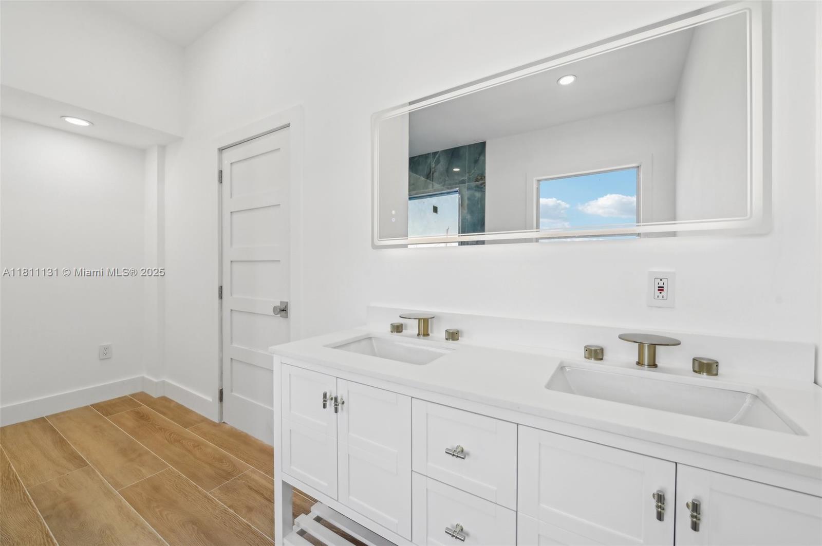 FLAMINGO PARK SEC - Residential