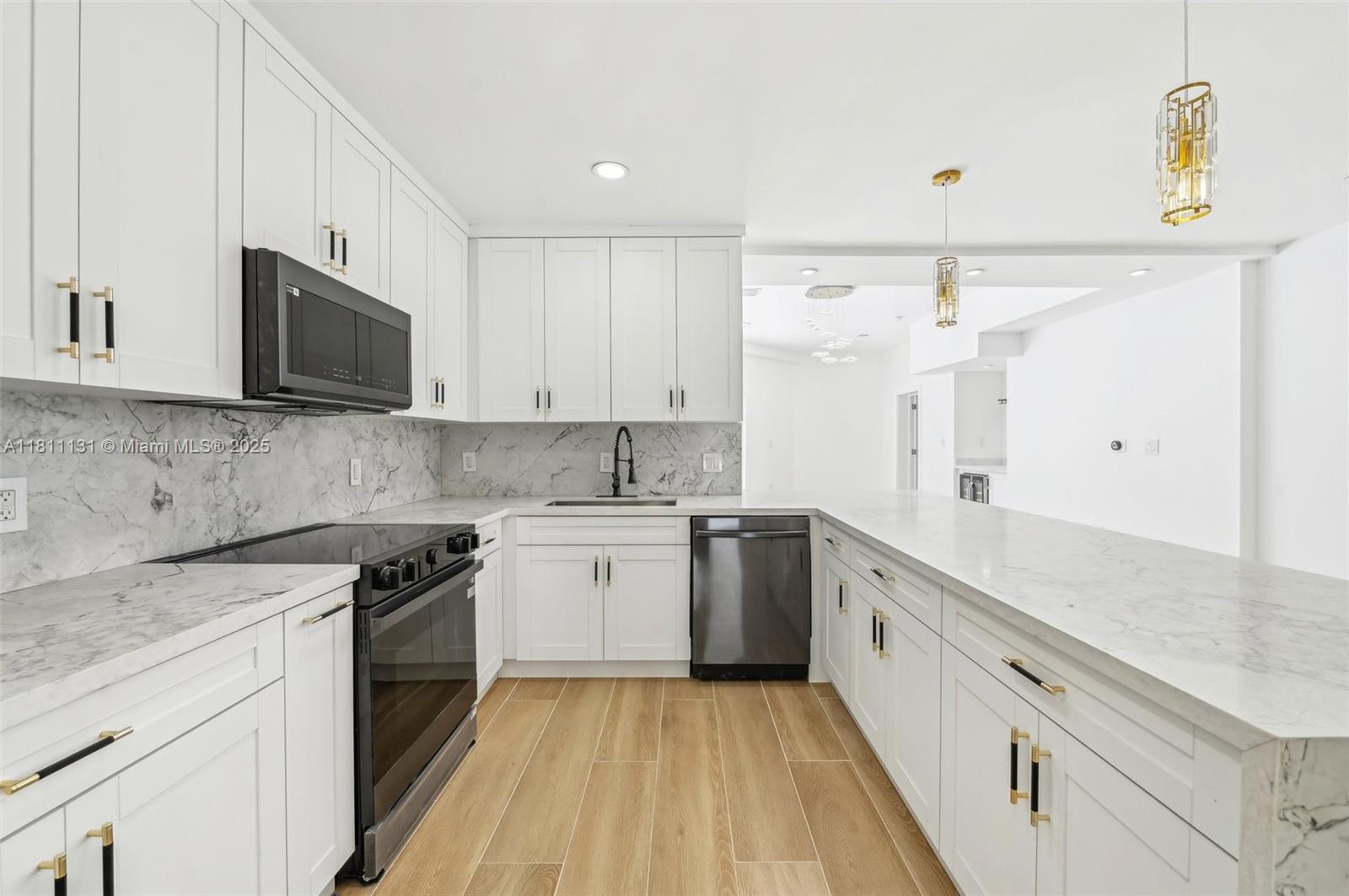 FLAMINGO PARK SEC - Residential