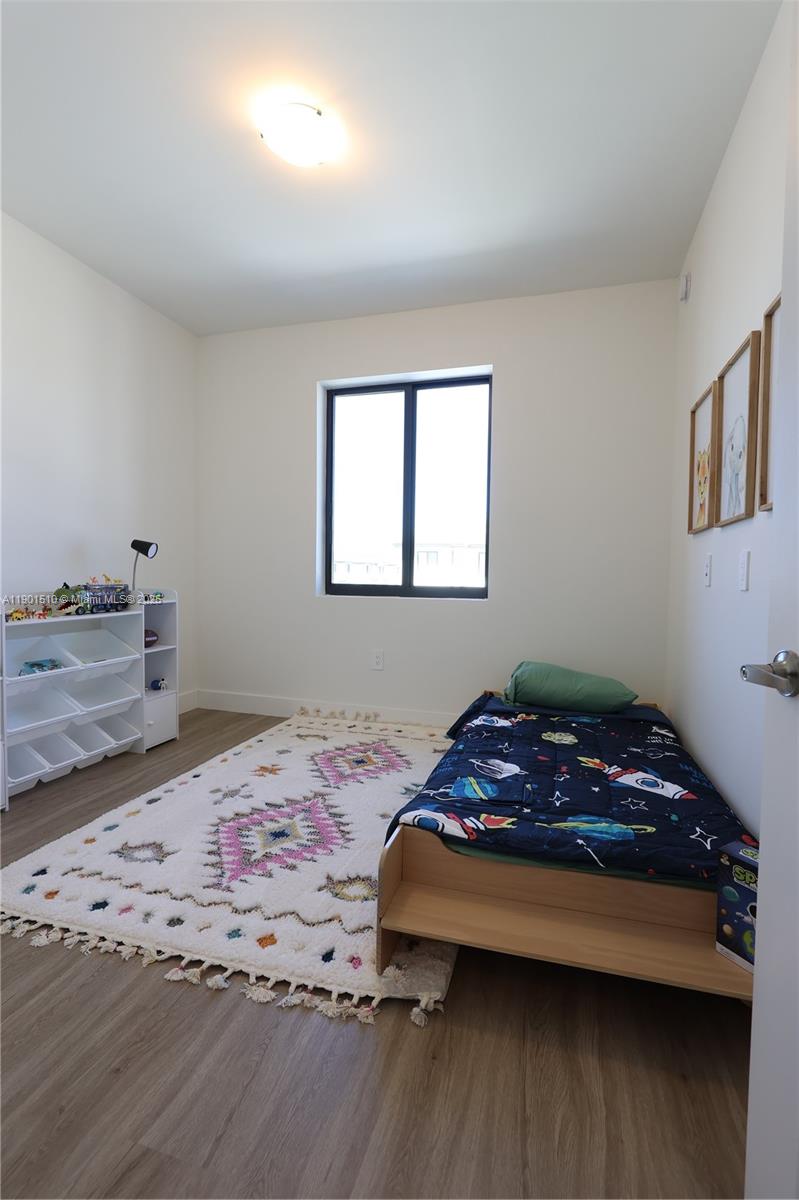 Century Park Square - Residential