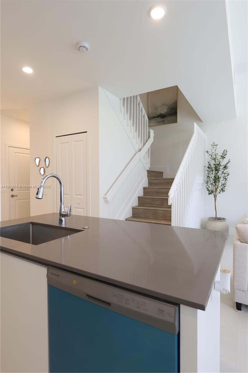 Century Park Square - Residential