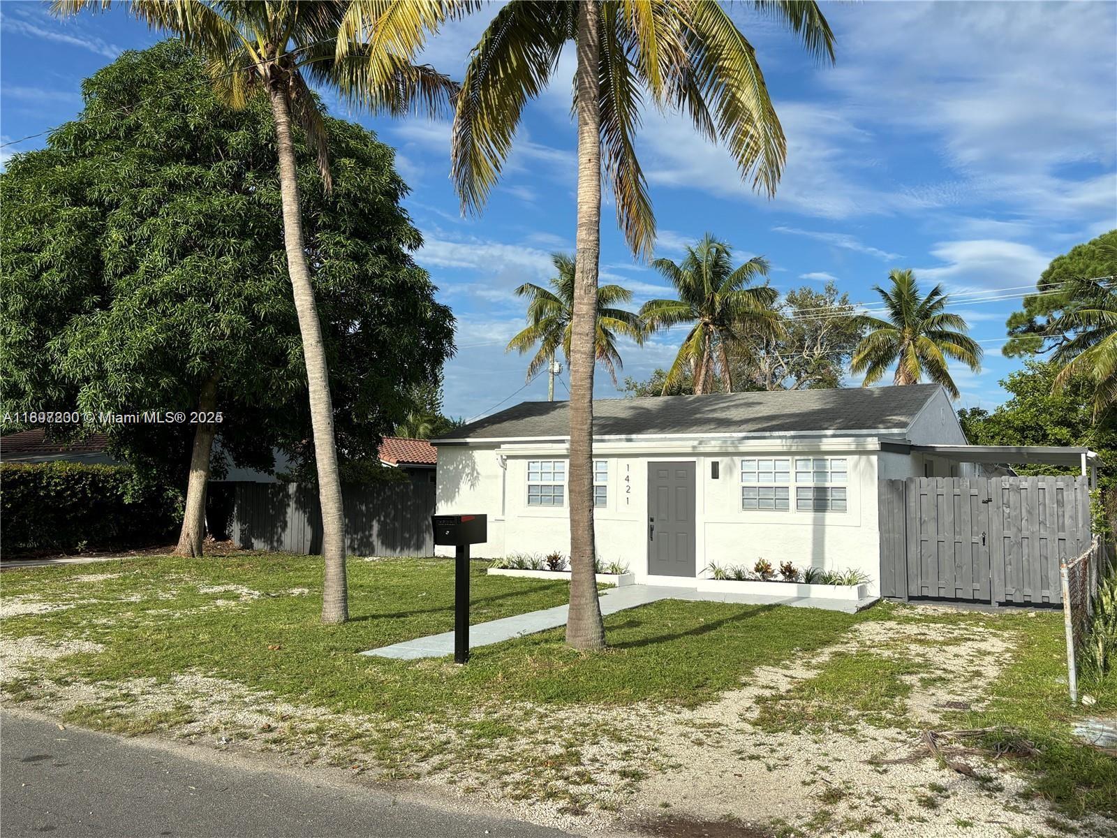1421 NW 1st Ave