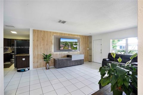 Single Family Residence in Tamarac FL 7613 71st Ave Ave 3.jpg