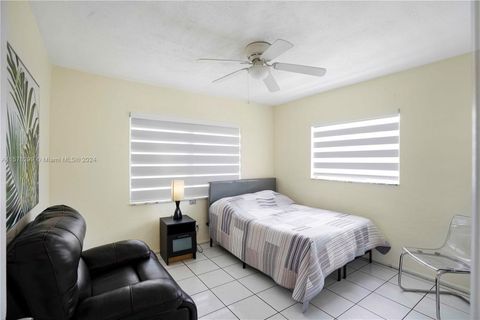 Single Family Residence in Tamarac FL 7613 71st Ave Ave 13.jpg