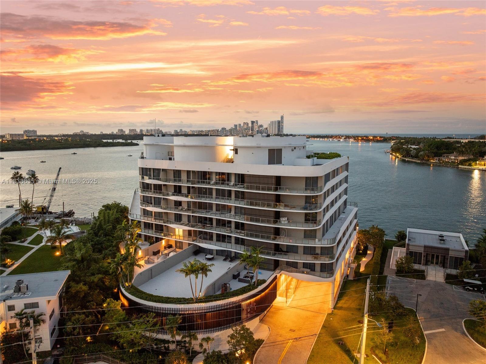 ONDA CONDO - Residential