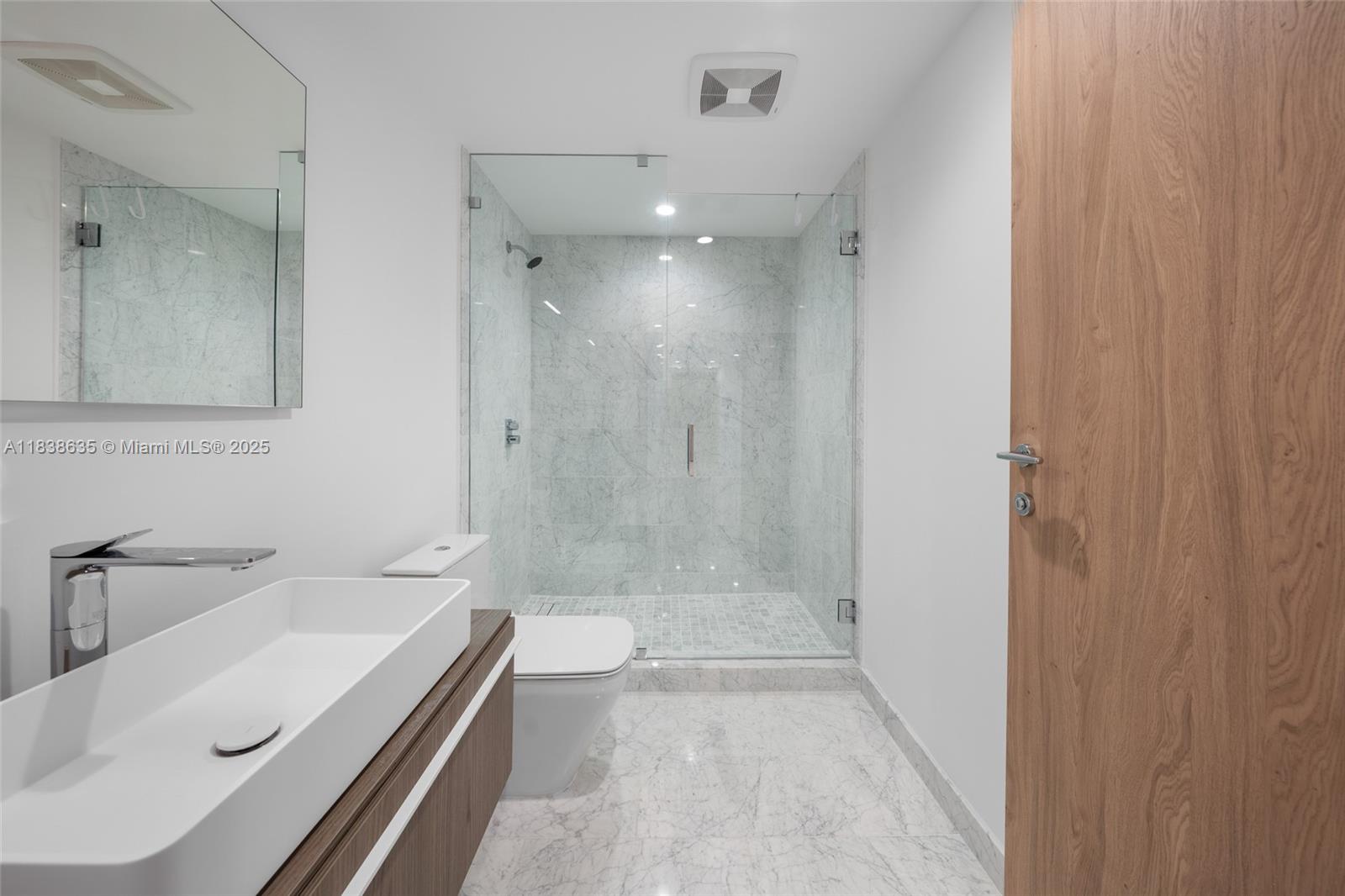 ONDA CONDO - Residential