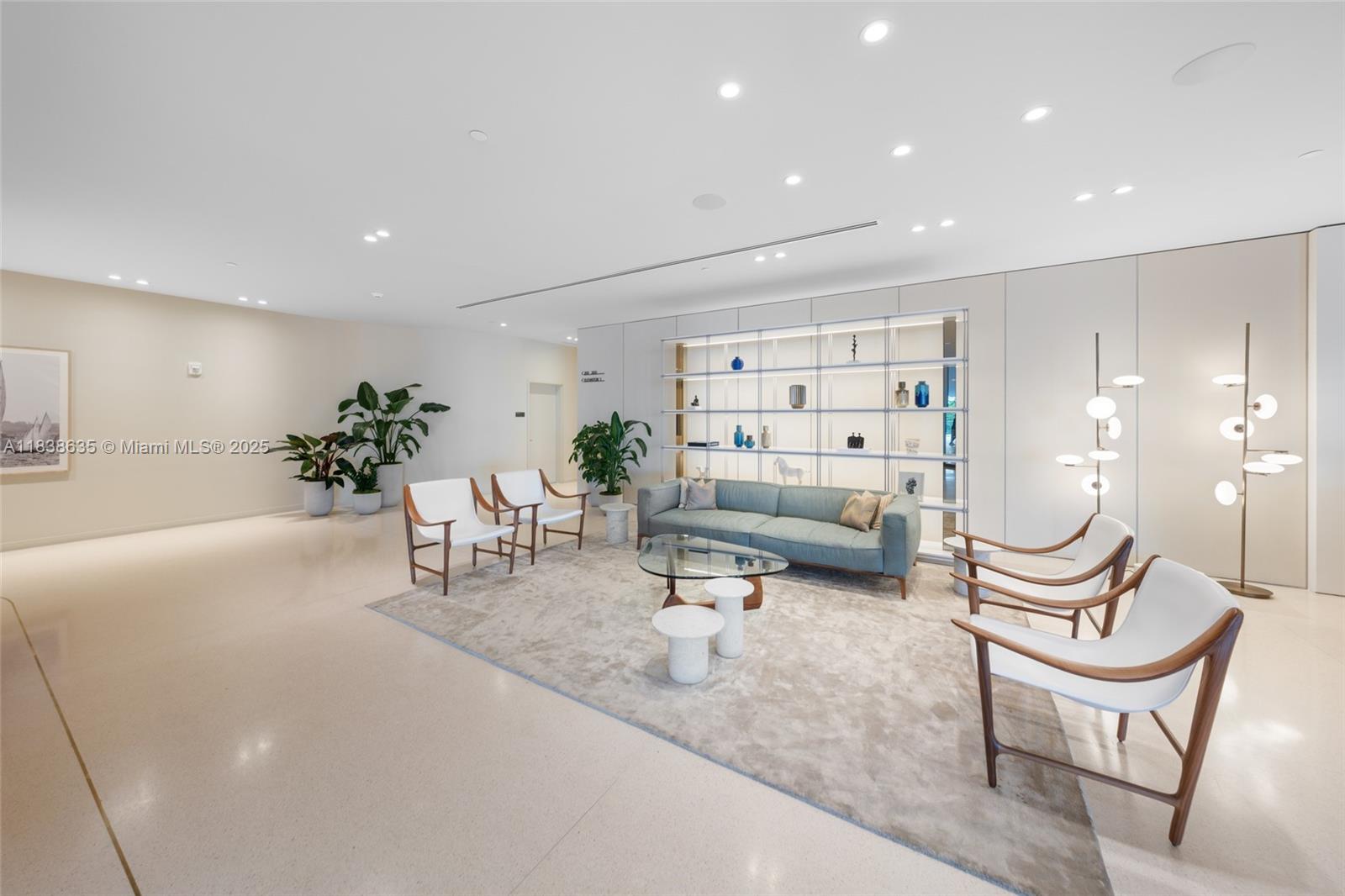 ONDA CONDO - Residential