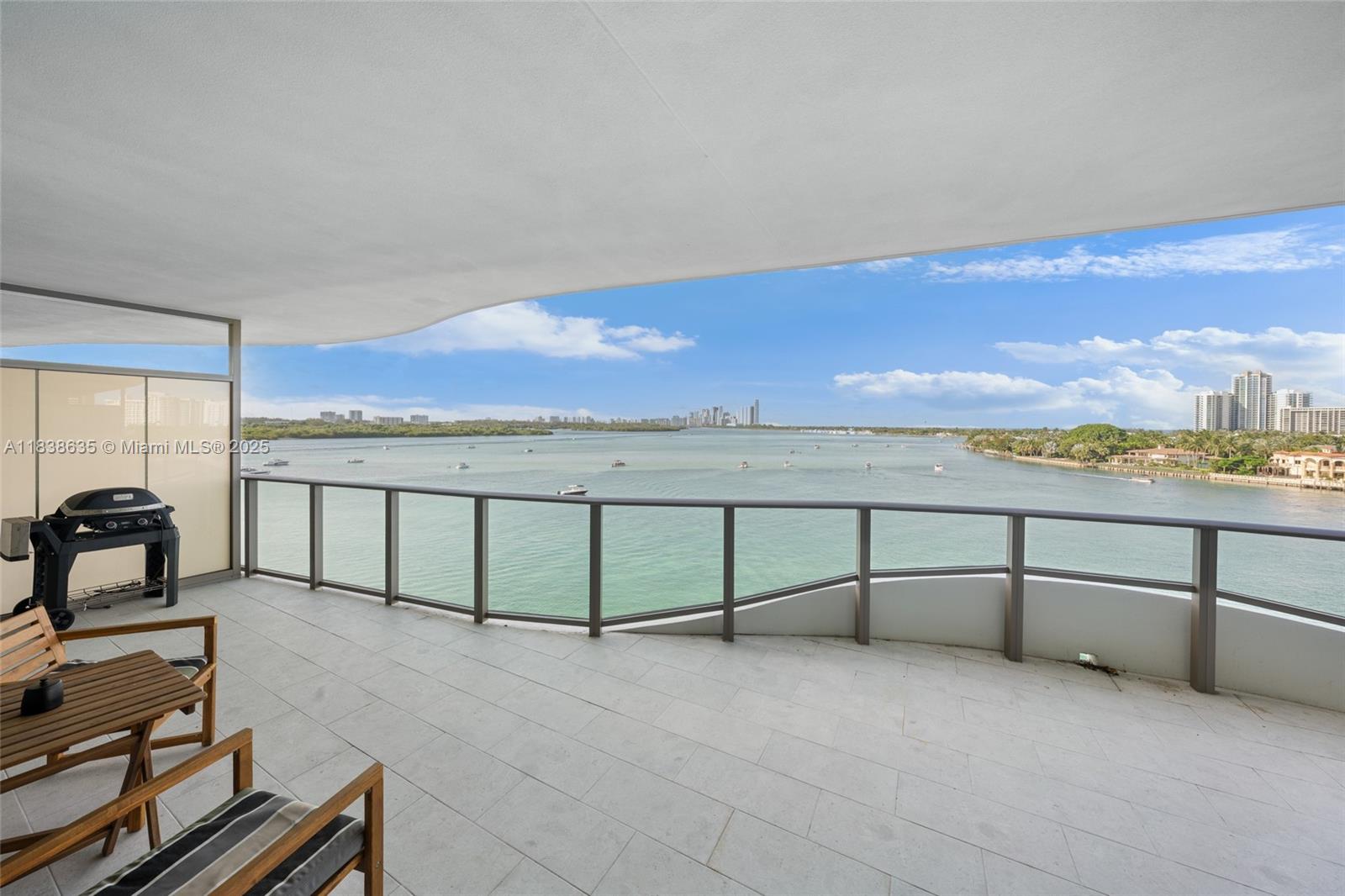 ONDA CONDO - Residential