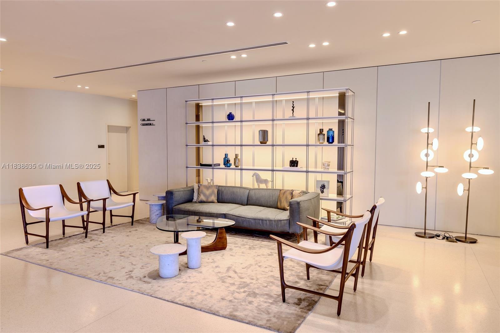 ONDA CONDO - Residential