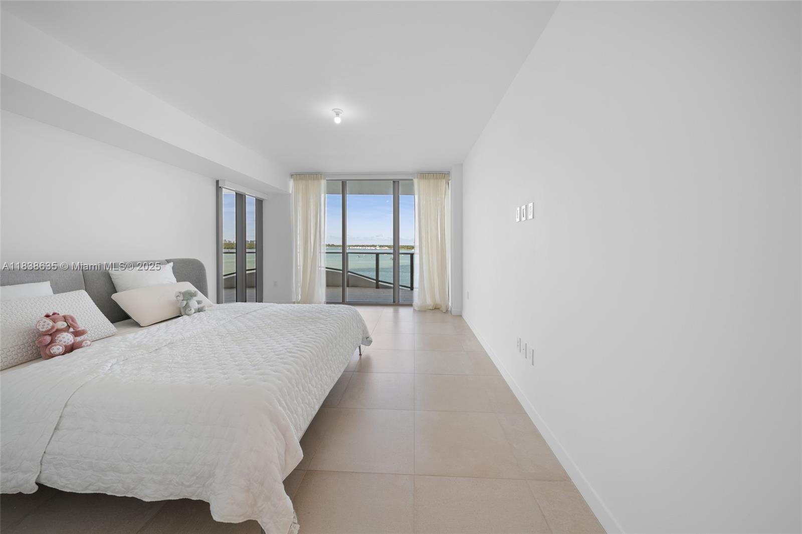 ONDA CONDO - Residential