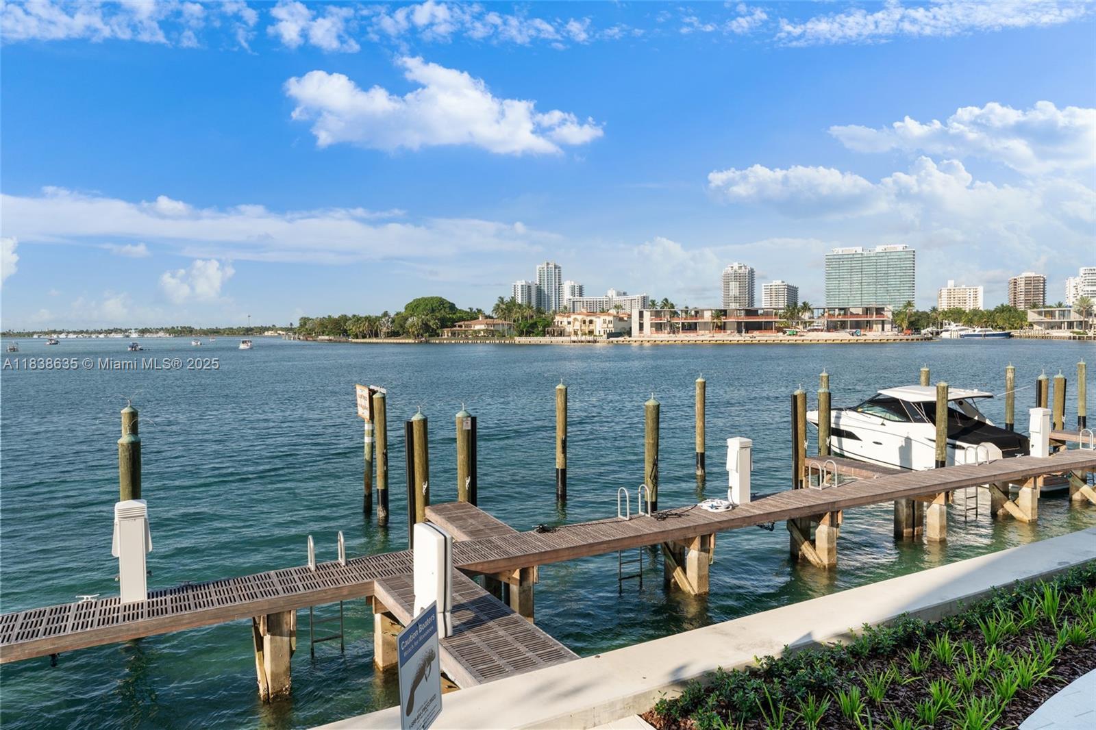 ONDA CONDO - Residential