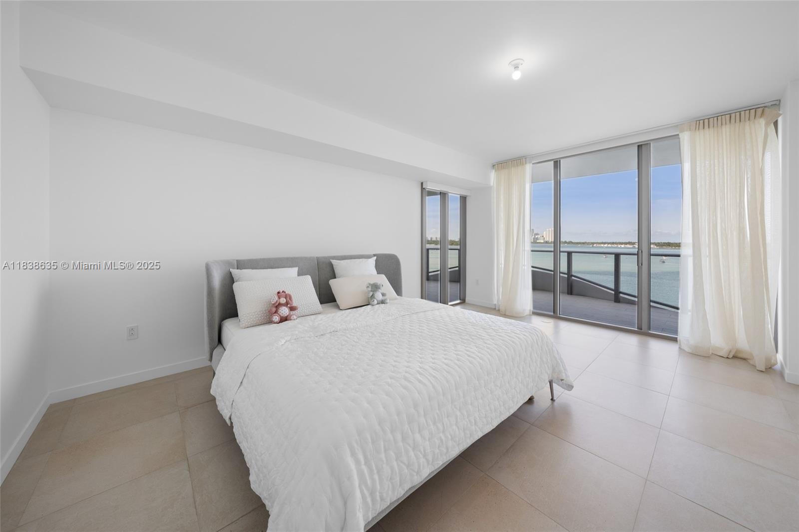 ONDA CONDO - Residential