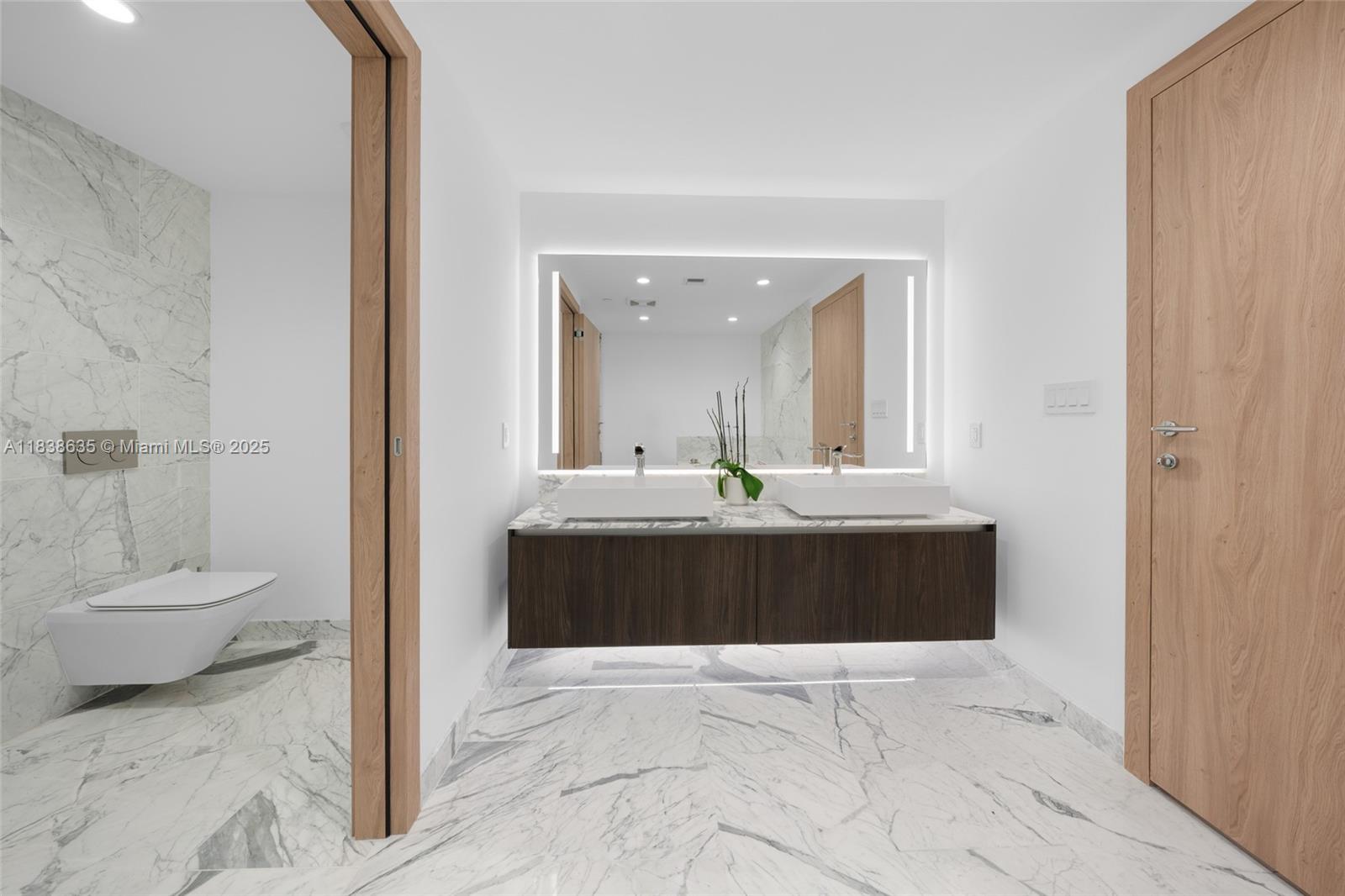 ONDA CONDO - Residential