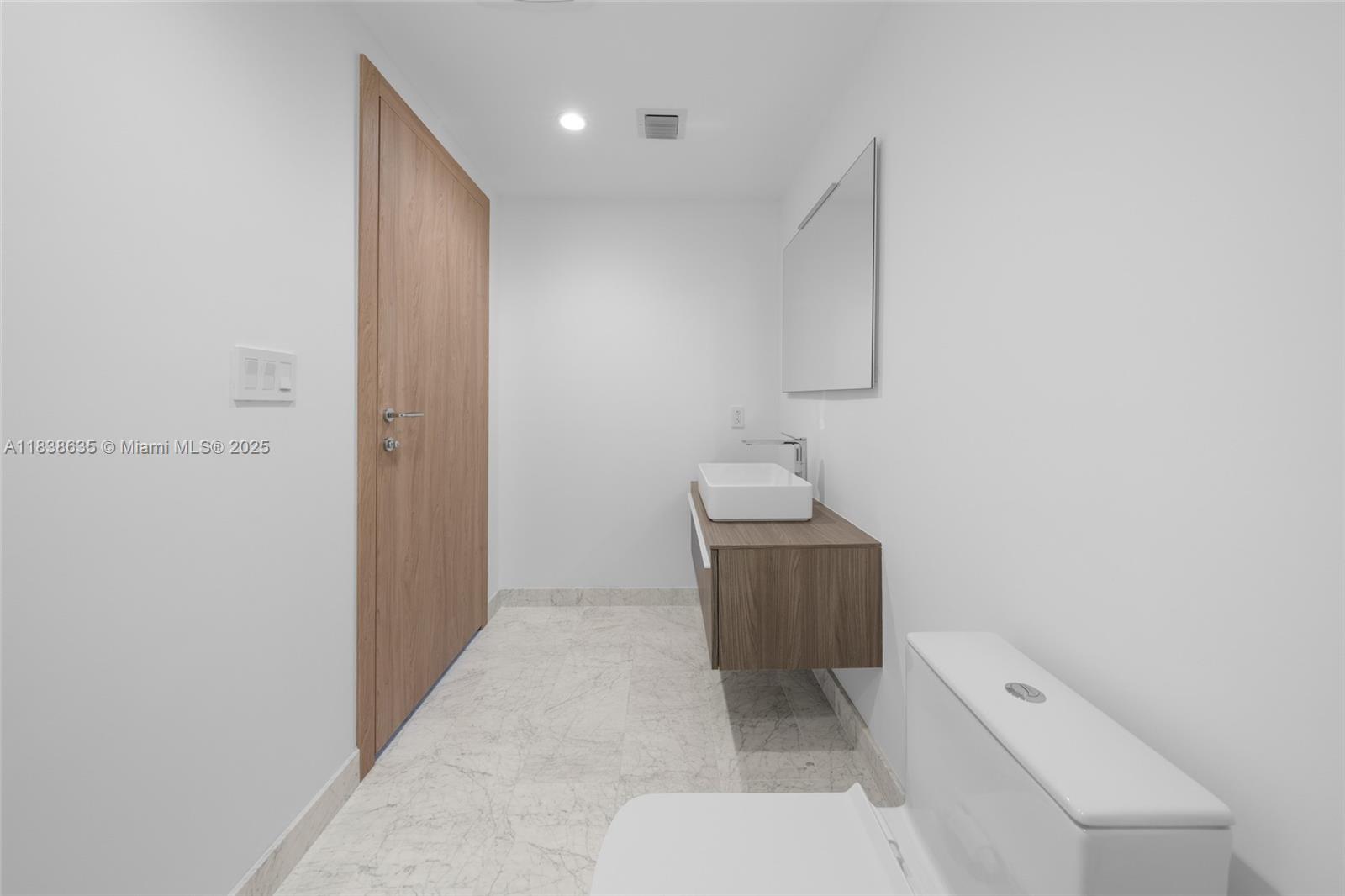 ONDA CONDO - Residential