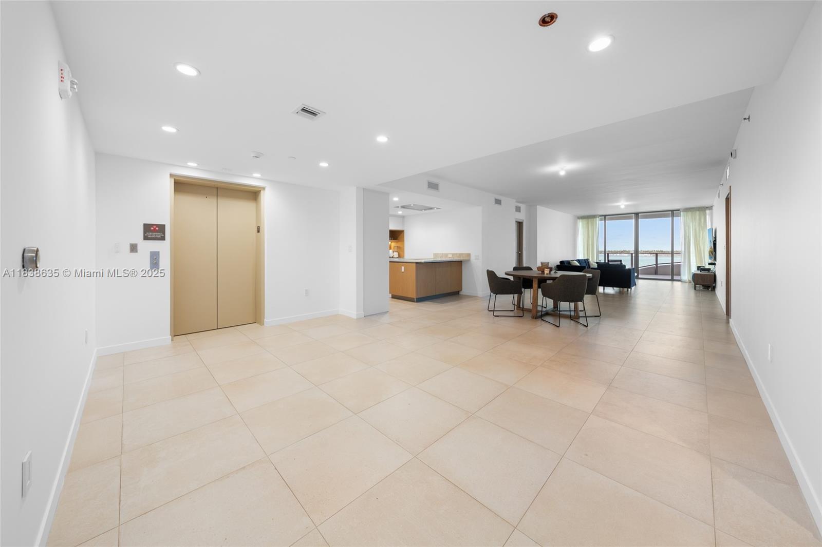 ONDA CONDO - Residential