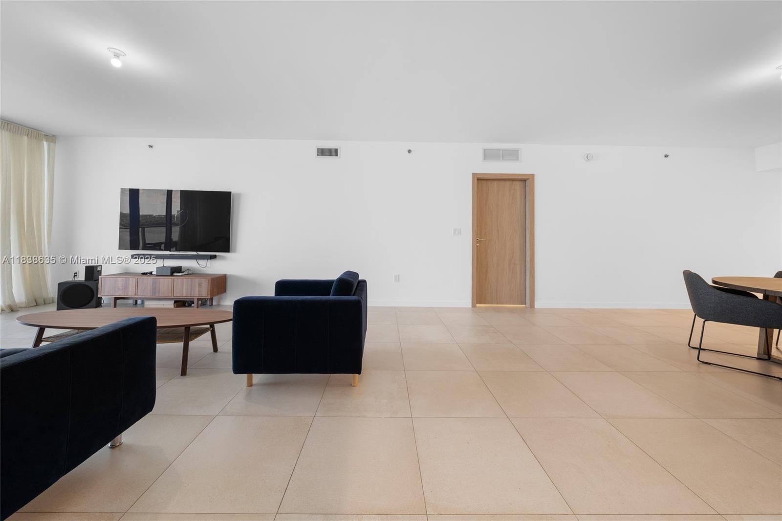 ONDA CONDO - Residential