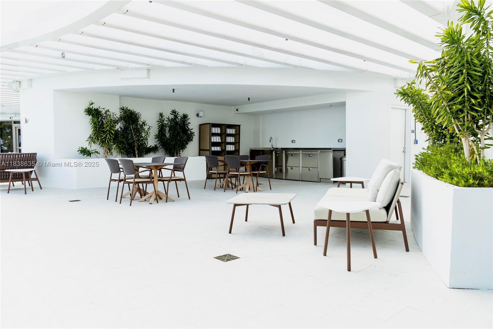 ONDA CONDO - Residential