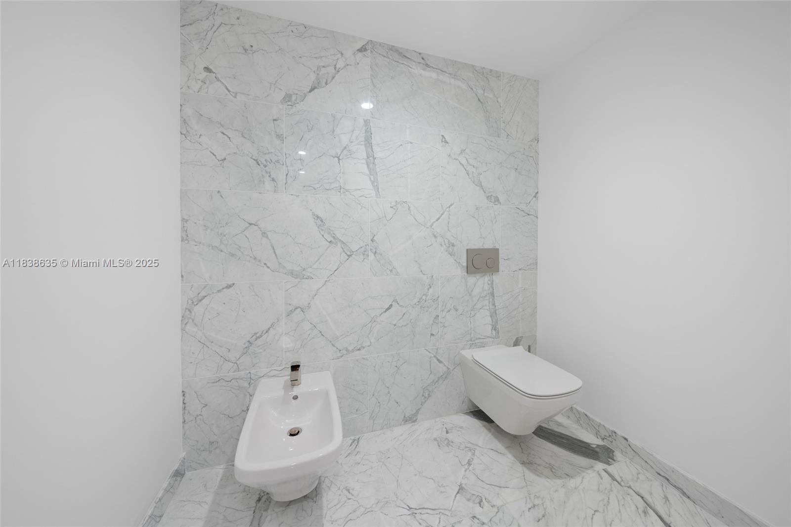 ONDA CONDO - Residential