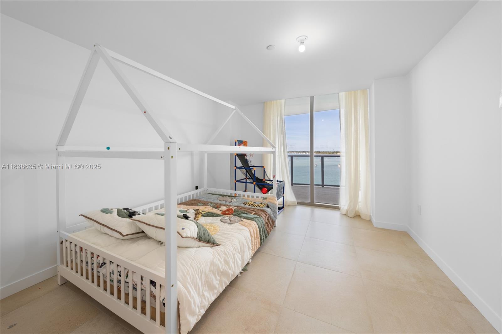 ONDA CONDO - Residential