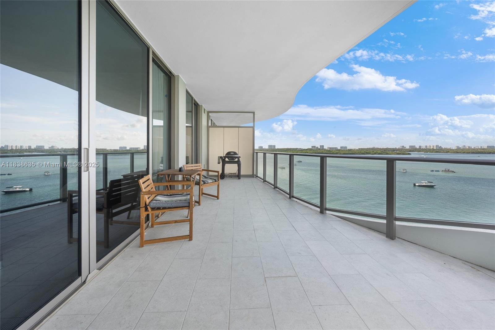 ONDA CONDO - Residential