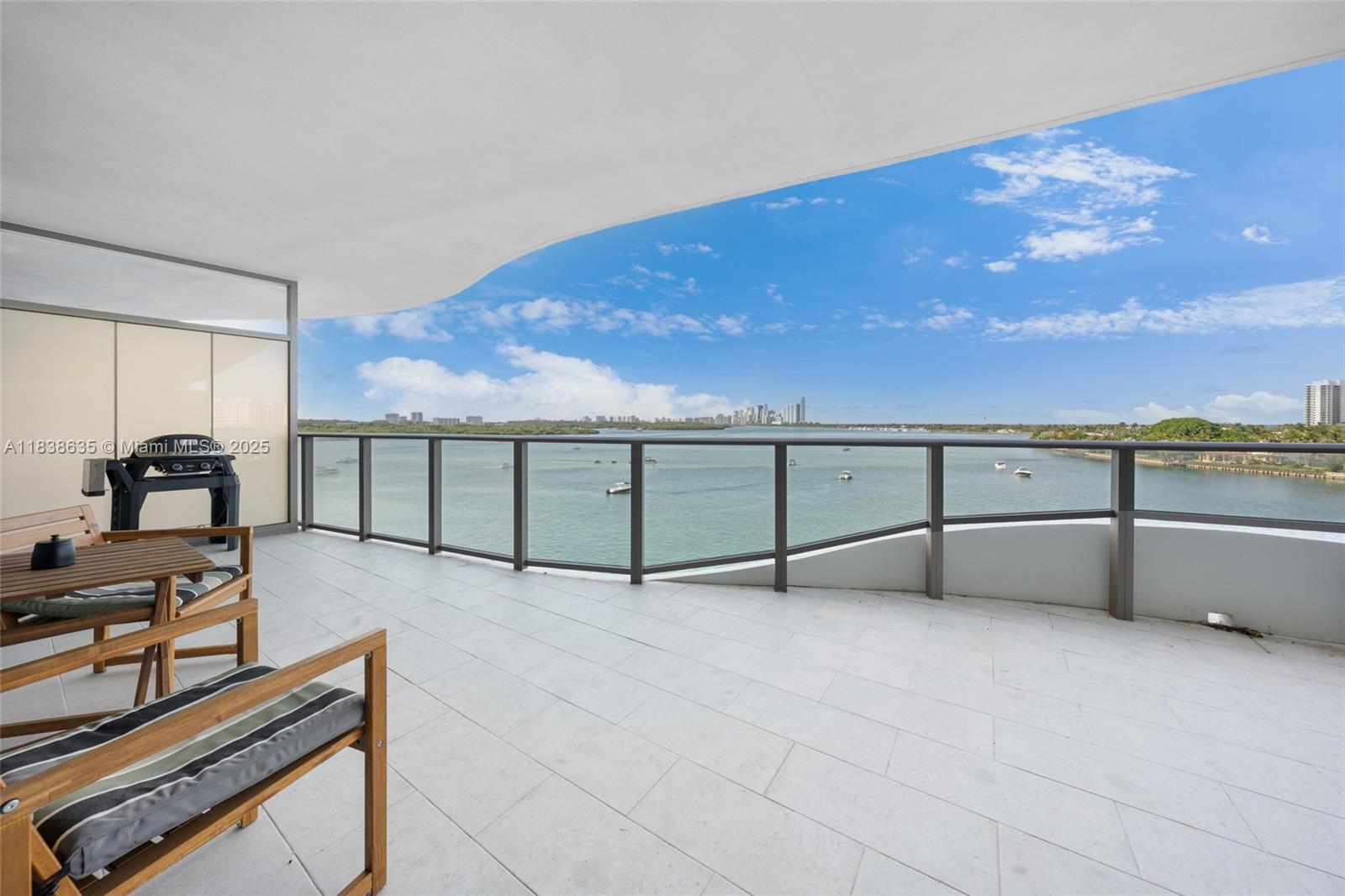 ONDA CONDO - Residential