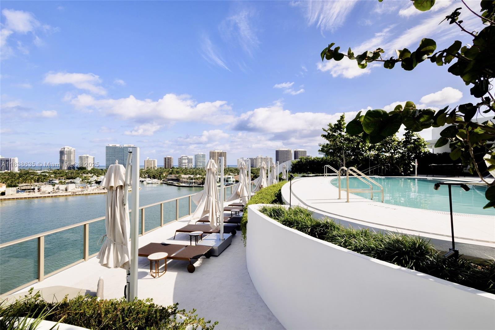 ONDA CONDO - Residential