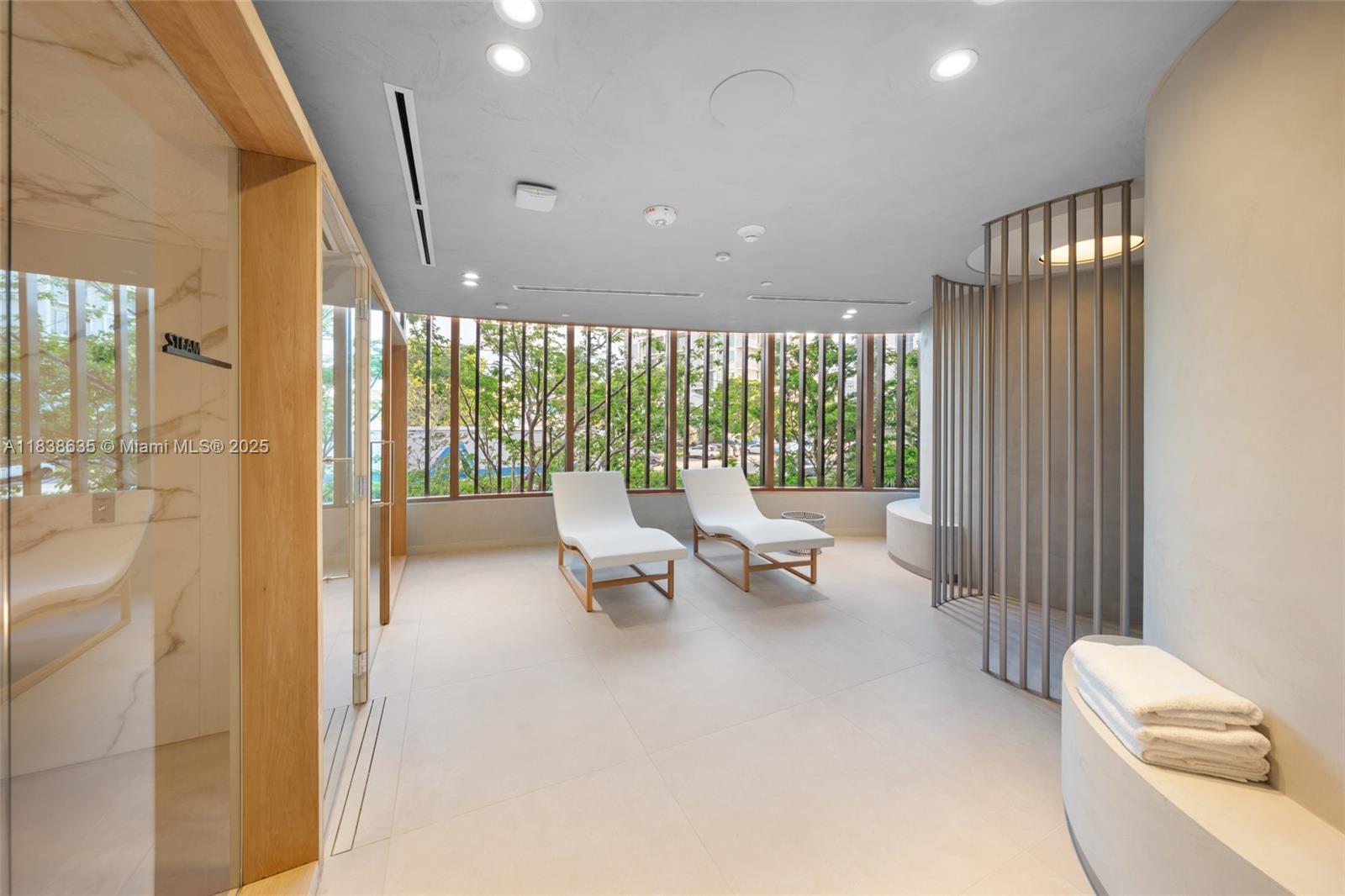 ONDA CONDO - Residential