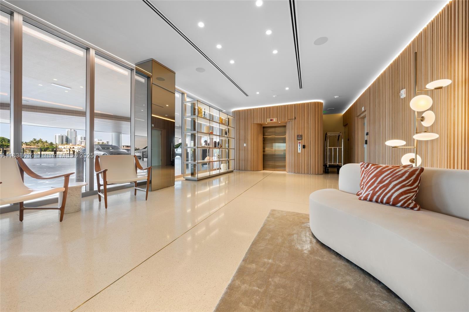 ONDA CONDO - Residential