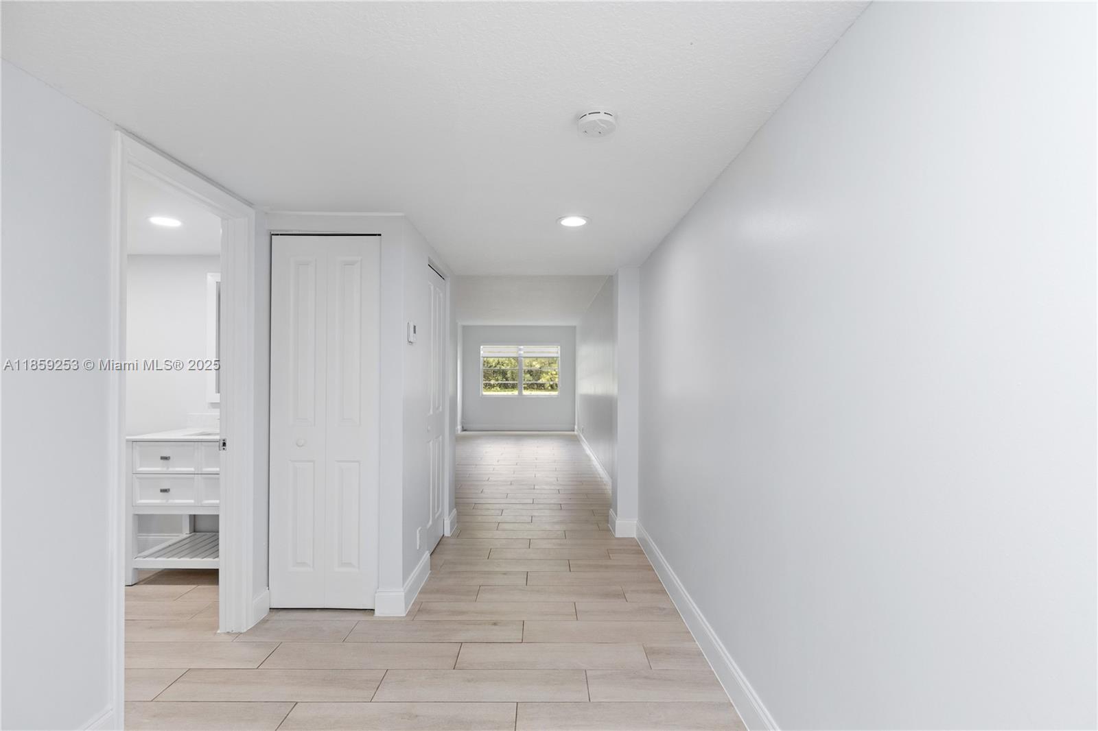 CAMBRIDGE AT CENTURY VILL - Residential