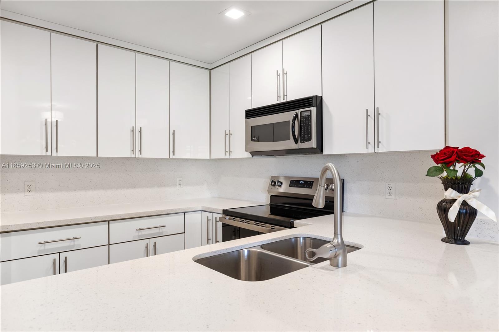 CAMBRIDGE AT CENTURY VILL - Residential