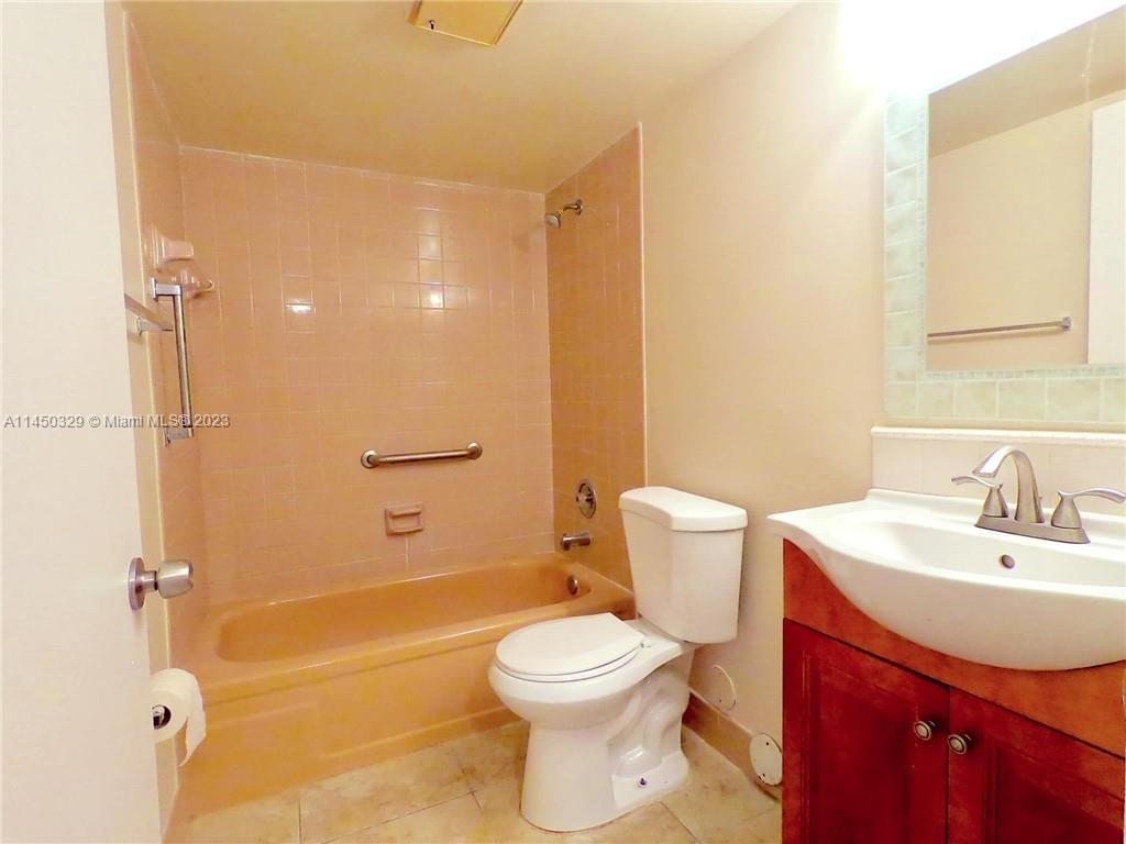 PALM LAKES CONDO - Residential