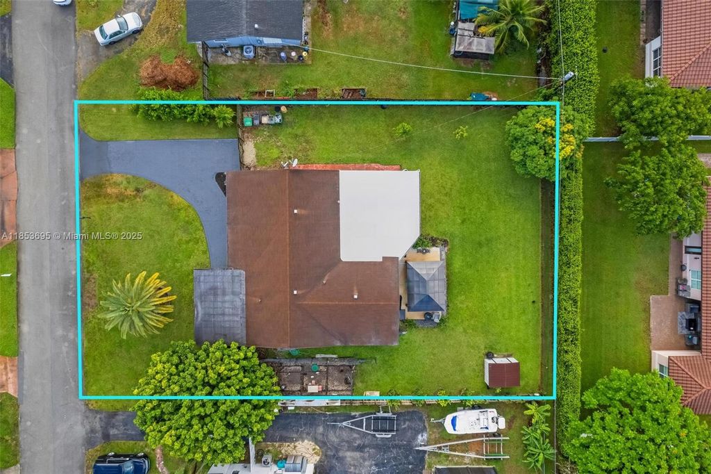 Photo of 6571 SW 56th St, Davie, FL 33314 (MLS # A11853695)